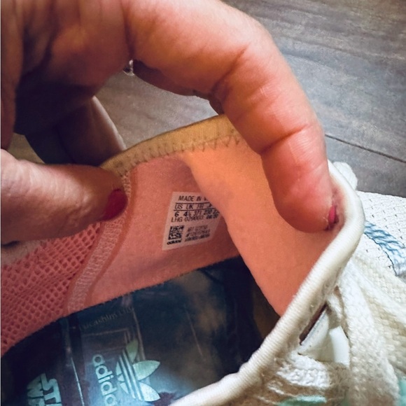 Adidas Cream and Mint Sneakers - Picture 6 of 10